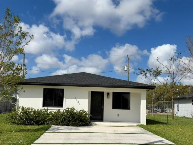 Дом в аренду по адресу 2421 NW 153rd St 0 - фото 7521675