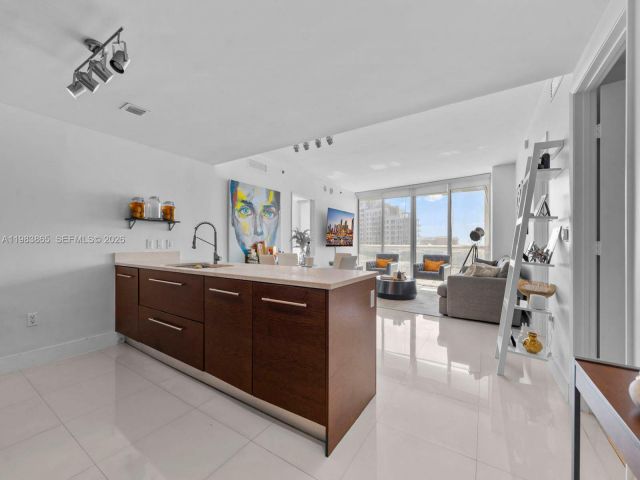 Продажа квартиры # - фото 7510512