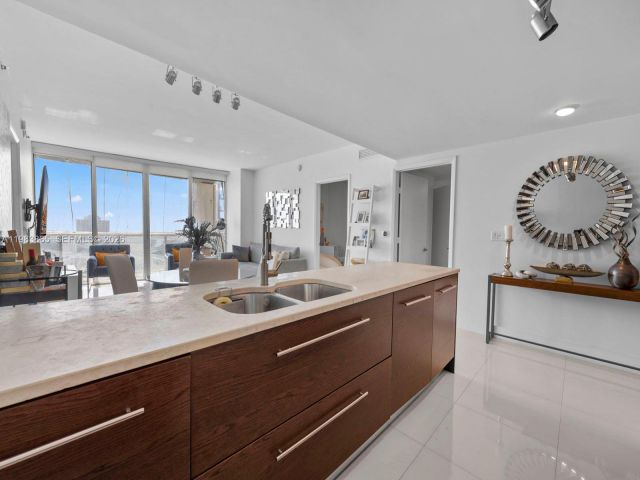 Продажа квартиры # - фото 7510513