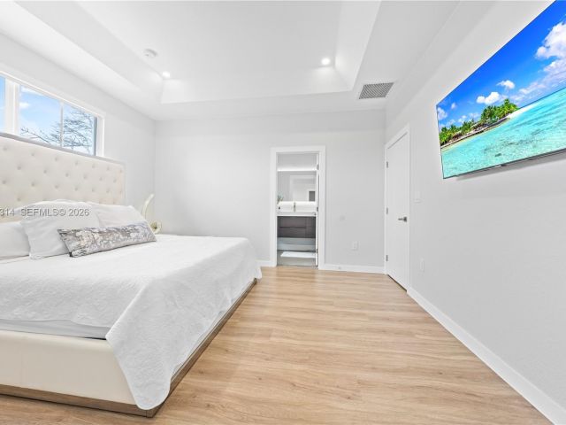 Продажа дома по адресу 7827 NW 116th Ave - фото 7532888