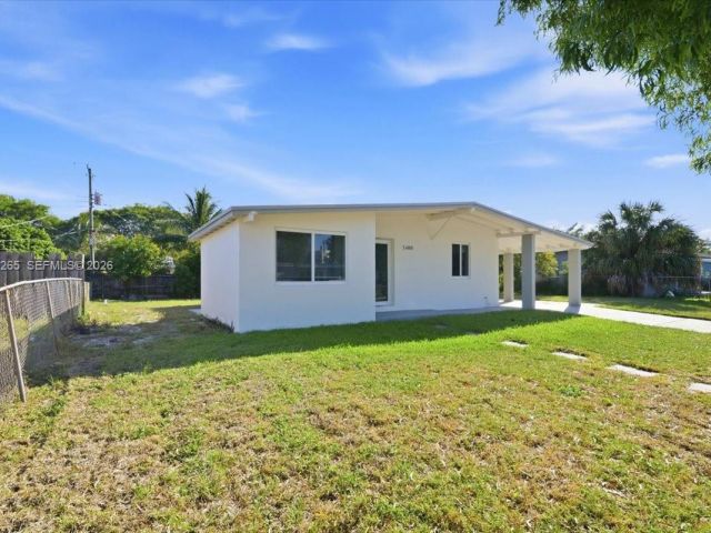 Дом в аренду по адресу 1400 NE 43rd Ct 1400 - фото 7478143