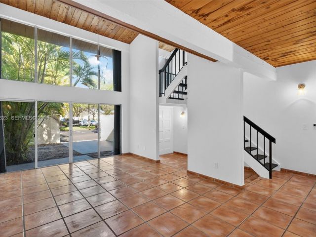 Продажа дома по адресу 10406 SW 76th St - фото 7525717