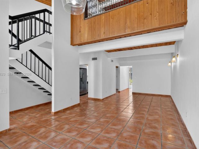 Продажа дома по адресу 10406 SW 76th St - фото 7525722