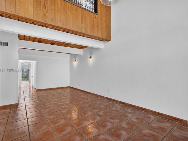 Продажа дома по адресу 10406 SW 76th St - фото 7525724