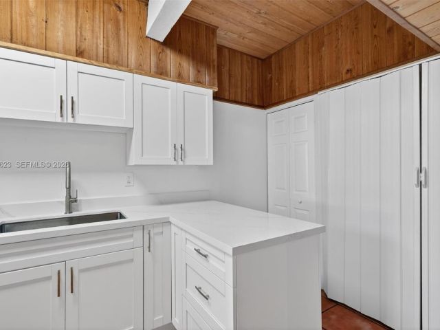 Продажа дома по адресу 10406 SW 76th St - фото 7525731