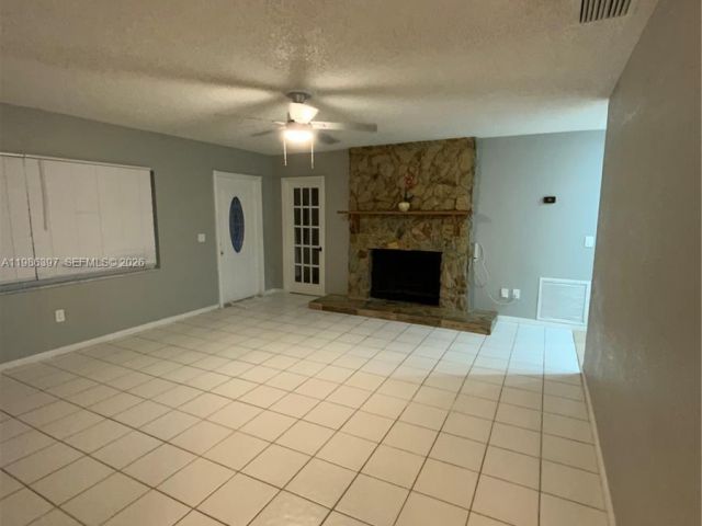 Дом в аренду по адресу 11128 Median St 0 - фото 7452907