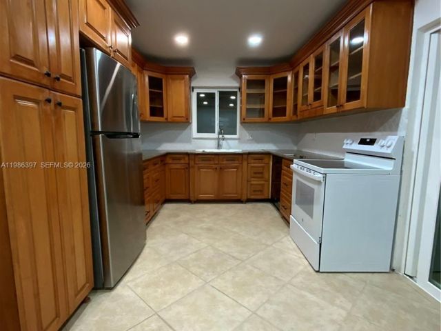 Дом в аренду по адресу 11128 Median St 0 - фото 7452908