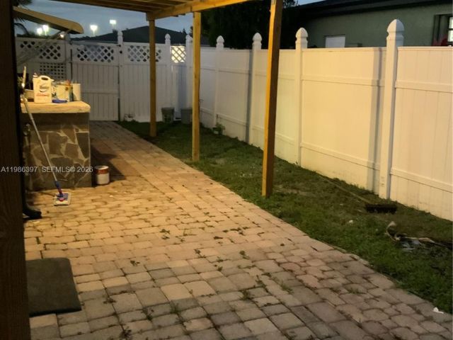 Дом в аренду по адресу 11128 Median St 0 - фото 7452917