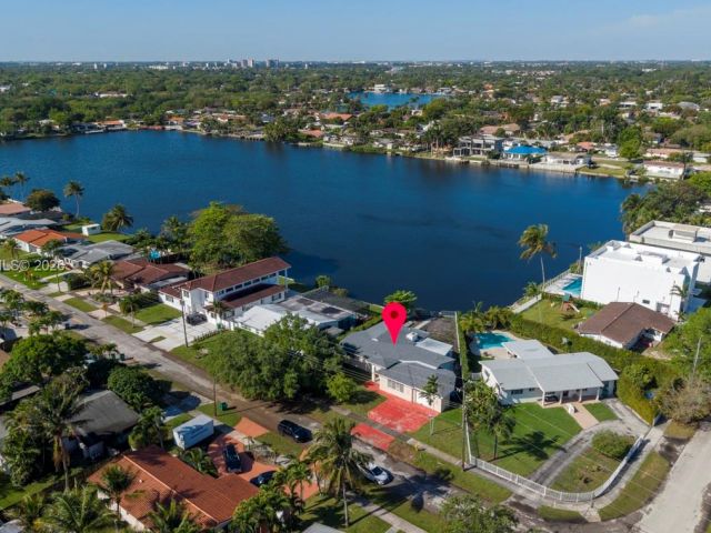 Продажа дома по адресу 21330 NE 25th Ct - фото 7520602