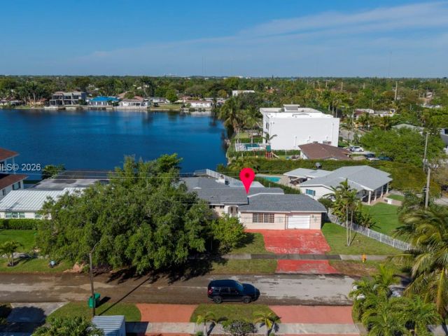 Продажа дома по адресу 21330 NE 25th Ct - фото 7520606