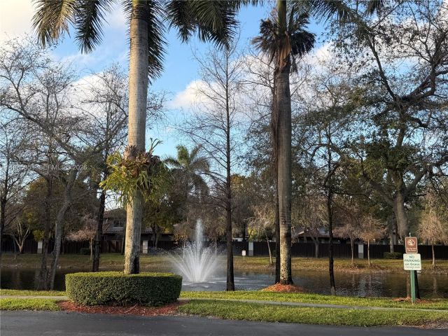 Дом в аренду по адресу 11416 NW 43rd Ter - фото 7484362