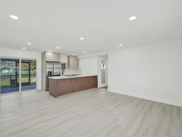 Продажа дома по адресу 5023 SW 93rd Ave - фото 7487048