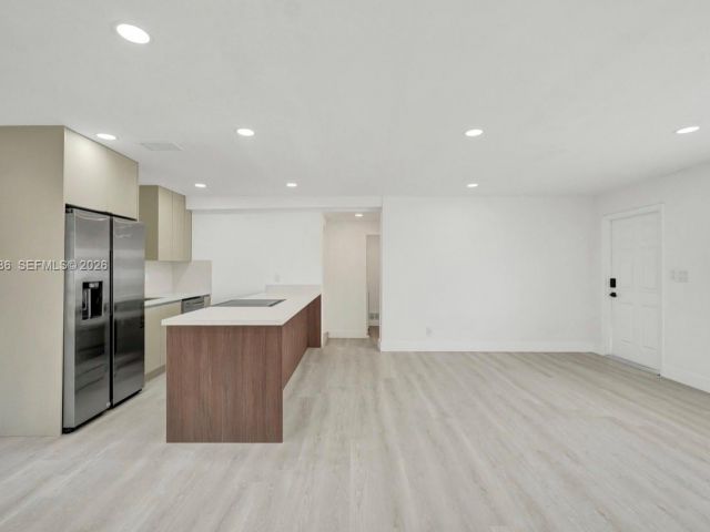 Продажа дома по адресу 5023 SW 93rd Ave - фото 7487049