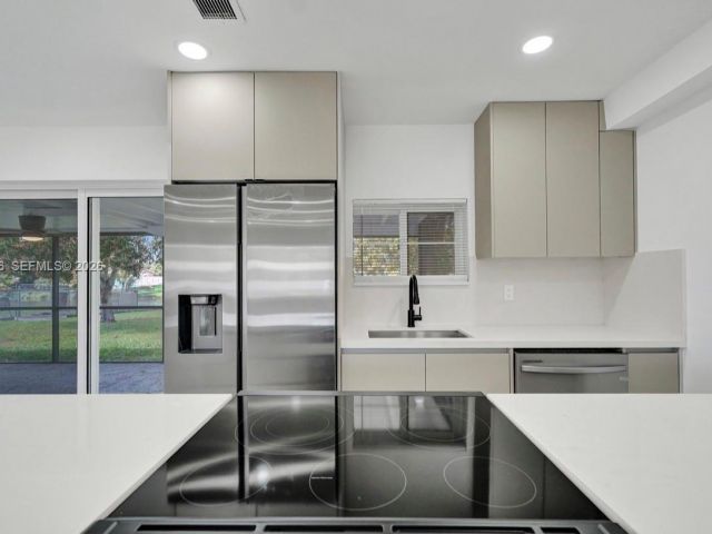 Продажа дома по адресу 5023 SW 93rd Ave - фото 7487051