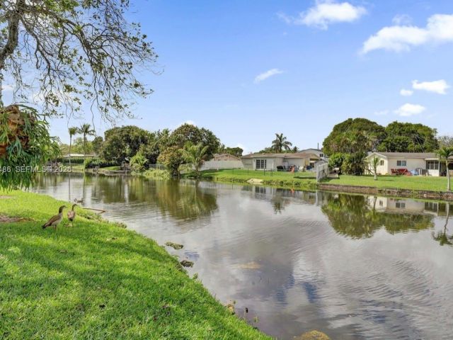 Продажа дома по адресу 5023 SW 93rd Ave - фото 7487058