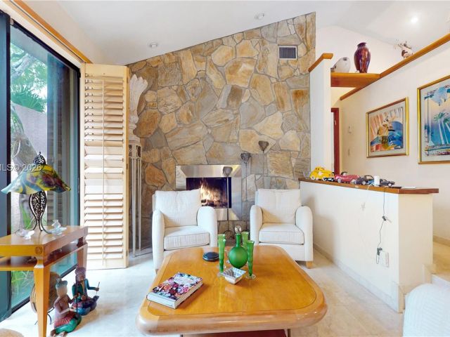 Продажа дома по адресу 10260 SW 128th St - фото 7463782