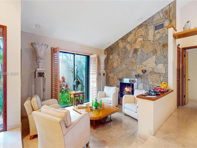 Продажа дома по адресу 10260 SW 128th St - фото 7463783