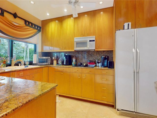 Продажа дома по адресу 10260 SW 128th St - фото 7463784