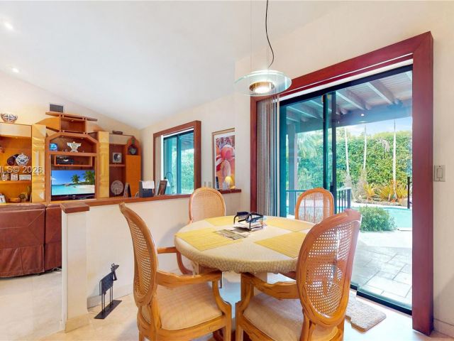 Продажа дома по адресу 10260 SW 128th St - фото 7463786