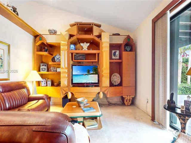 Продажа дома по адресу 10260 SW 128th St - фото 7463788