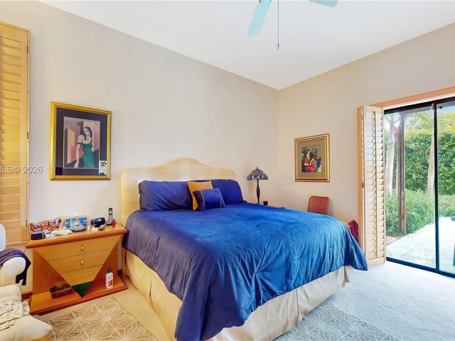 Продажа дома по адресу 10260 SW 128th St - фото 7463792