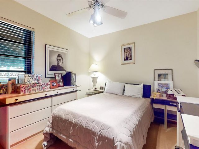 Продажа дома по адресу 10260 SW 128th St - фото 7463796