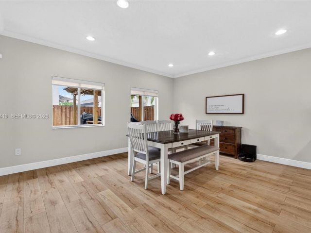 Дом в аренду по адресу 15874 SW 138th Ter 2 - фото 7501665