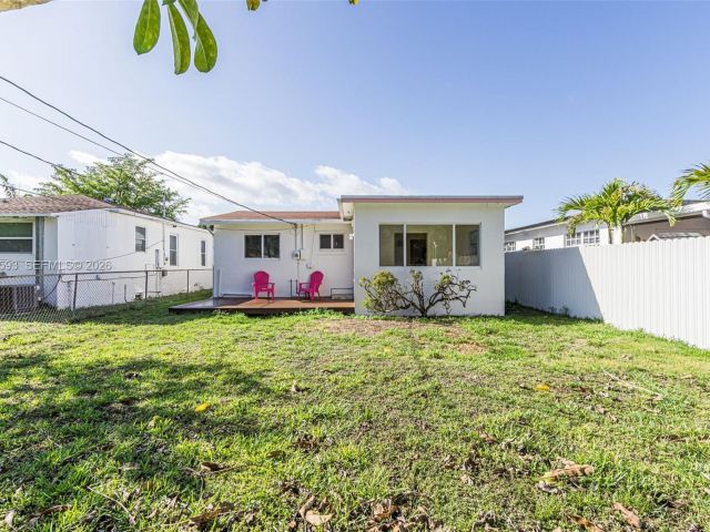 Дом в аренду по адресу 616 NW 3rd Ct - фото 7461836