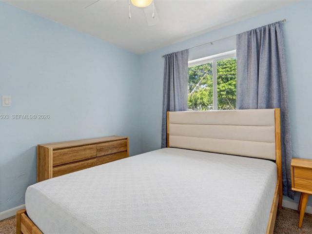 Дом в аренду по адресу 616 NW 3rd Ct - фото 7461850