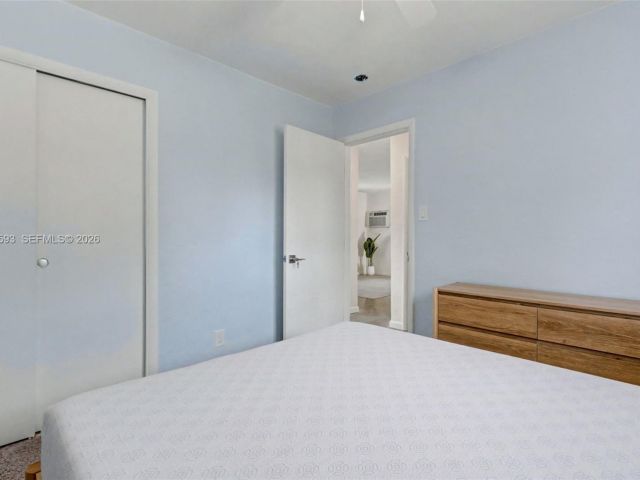 Дом в аренду по адресу 616 NW 3rd Ct - фото 7461851