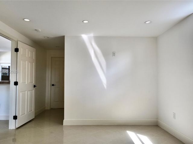 Дом в аренду по адресу 1721 Fletcher St - фото 7471842