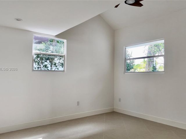 Дом в аренду по адресу 1721 Fletcher St - фото 7471843