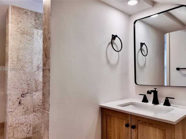 Дом в аренду по адресу 1721 Fletcher St - фото 7471851