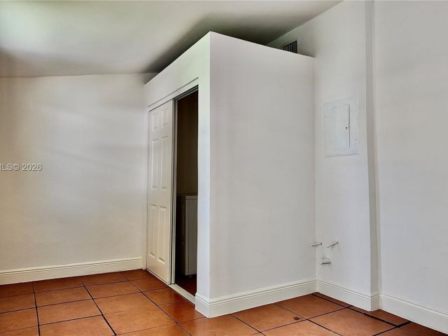 Дом в аренду по адресу 1721 Fletcher St - фото 7471854