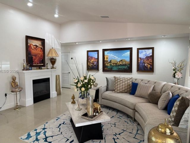 Продажа дома по адресу 14620 SW 151st Ter - фото 7515831