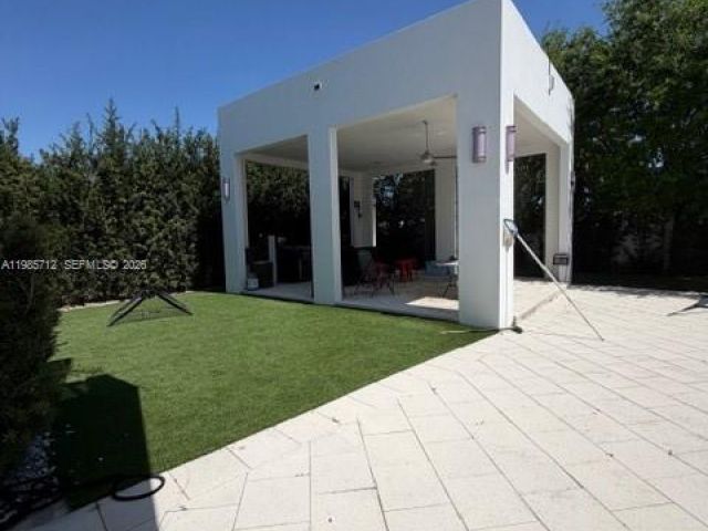 Дом в аренду по адресу 8210 NW 33rd Ter - фото 7523012