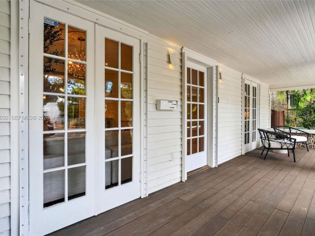 Продажа дома по адресу 85 NE 46th St - фото 7537141