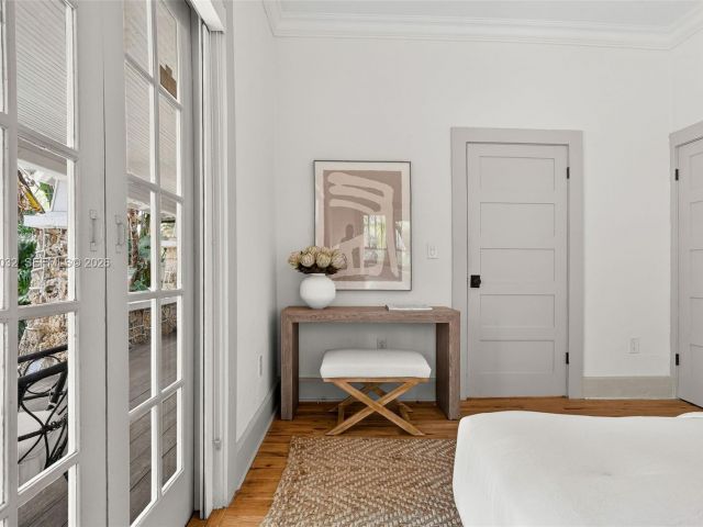 Продажа дома по адресу 85 NE 46th St - фото 7537152