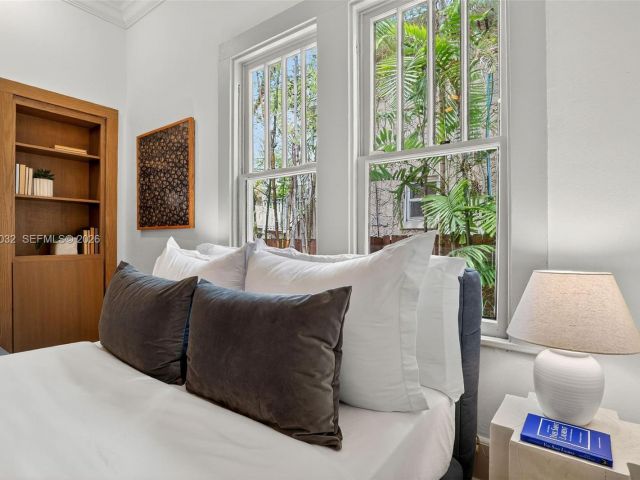 Продажа дома по адресу 85 NE 46th St - фото 7537158