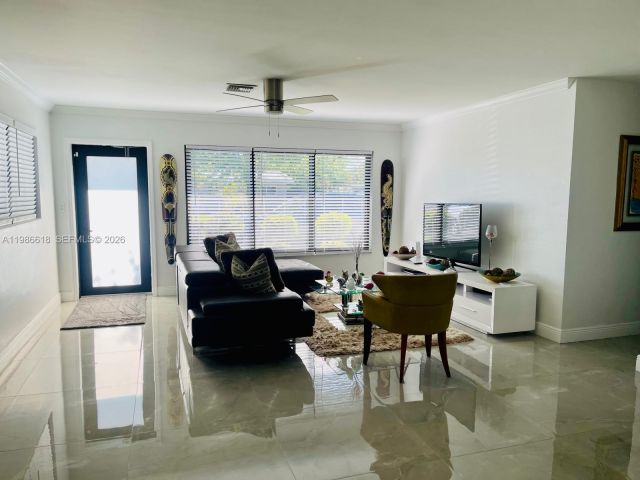 Дом в аренду по адресу 3049 NW 6th Ave - фото 7518341