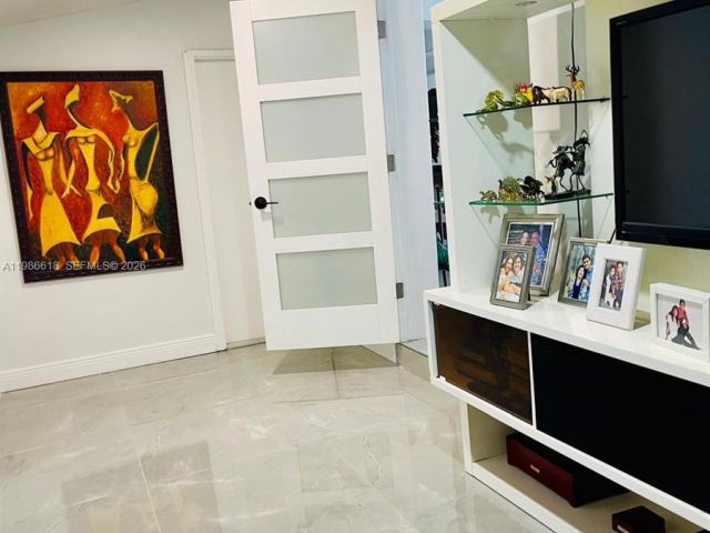 Дом в аренду по адресу 3049 NW 6th Ave - фото 7518349