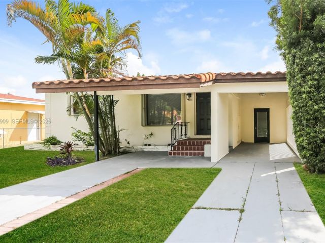 Дом в аренду по адресу 1078 NE 157th St - фото 7480528