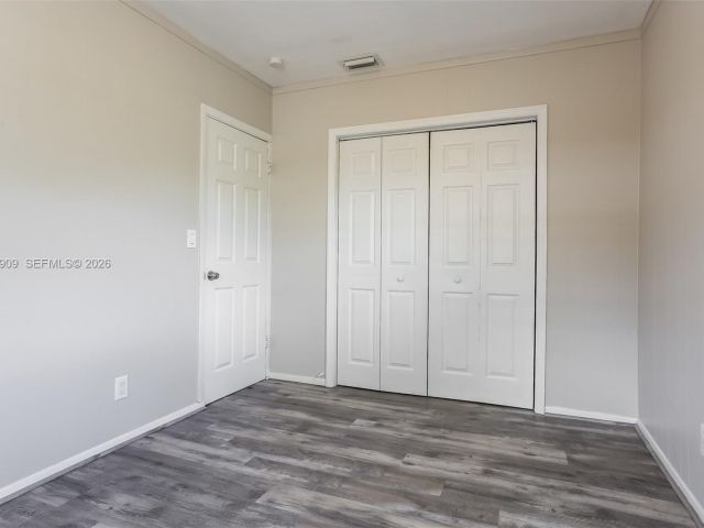 Дом в аренду по адресу 1078 NE 157th St - фото 7480537