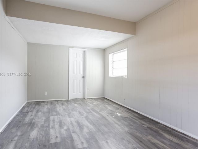 Дом в аренду по адресу 1078 NE 157th St - фото 7480538