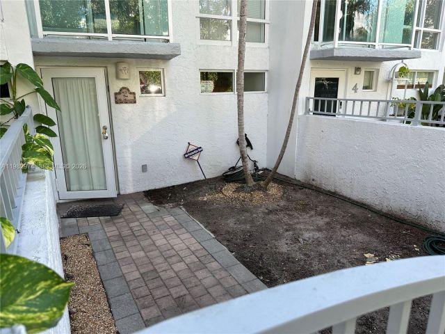 Дом в аренду по адресу 1853 Jefferson Ave 5 - фото 7525459