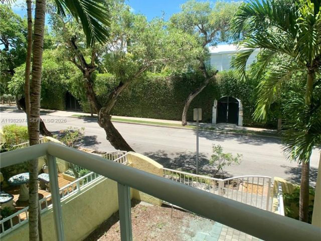 Дом в аренду по адресу 1853 Jefferson Ave 5 - фото 7525462