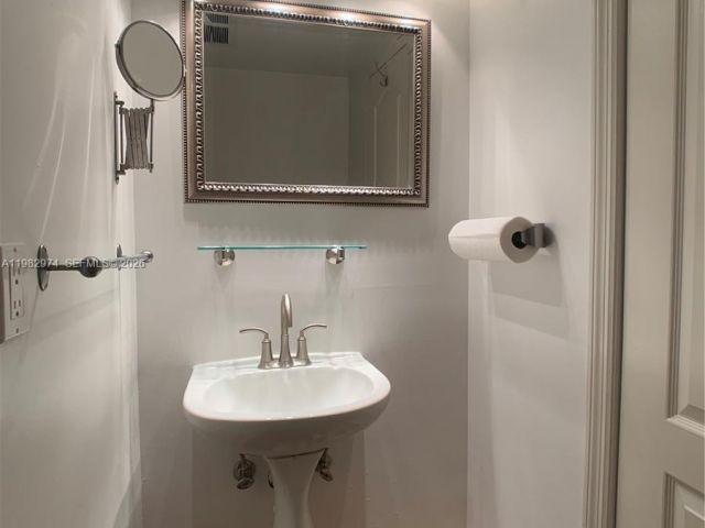 Дом в аренду по адресу 1853 Jefferson Ave 5 - фото 7525474