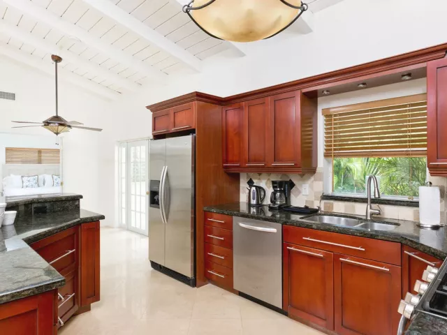 Продажа дома по адресу 2003 Bay Drive - фото 8891285