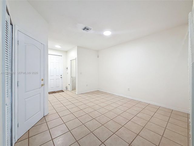 Дом в аренду по адресу 4330 NW 114th Pl - фото 7484291