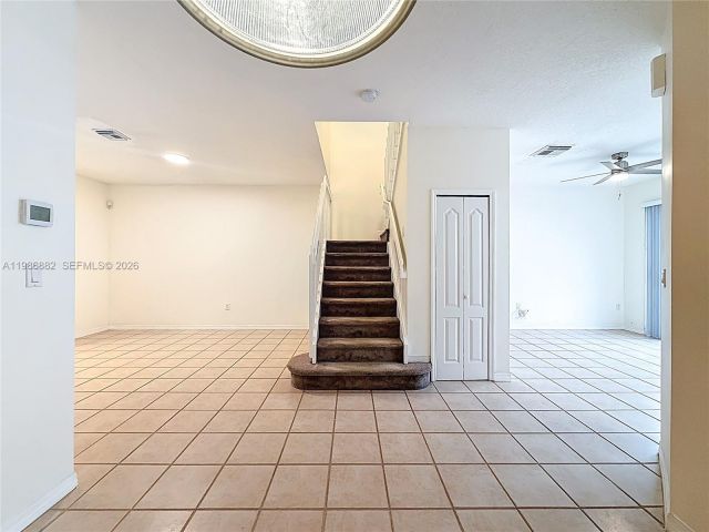 Дом в аренду по адресу 4330 NW 114th Pl - фото 7484296